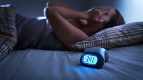 sleeping problems, one of the negative effects of technology on our health