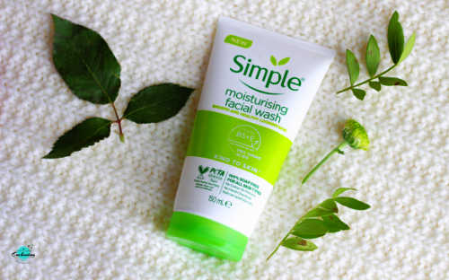 New simple kind to skin moisturising facial face wash review.