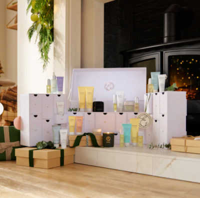 ESPA Advent calendar. Christmas gift guide for her 2023. top 17 best beauty gift ideas for women. 
