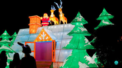 Santa Claus photo spot. Gulliver’s land of lights lantern festival 2023 Milton Keynes. Is it worth visiting with kids.